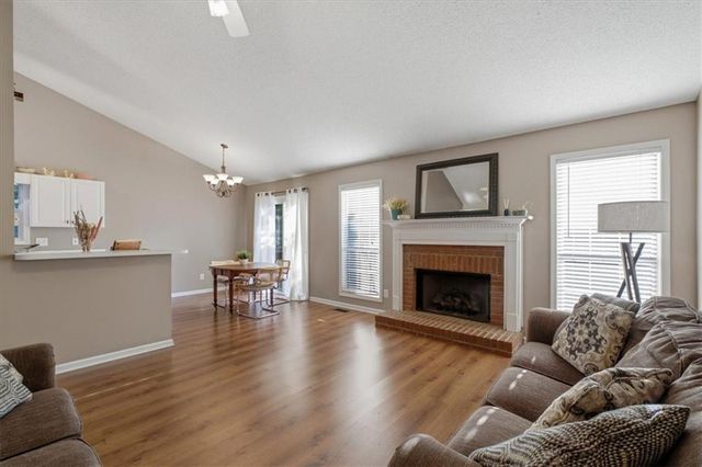 305 Chesapeake Ridge, Woodstock, GA 30189