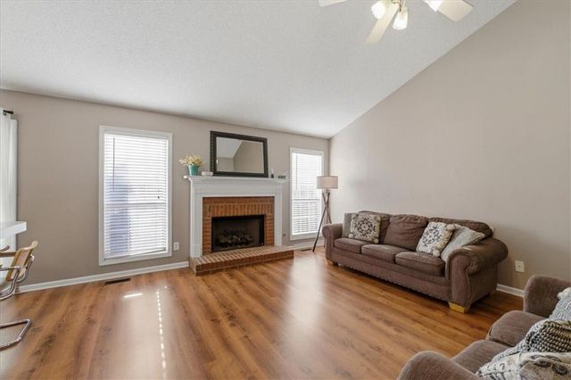 305 Chesapeake Ridge, Woodstock, GA 30189