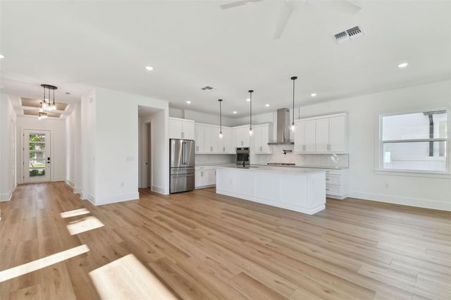 2923 W ELROD AVENUE, Tampa, FL 33611