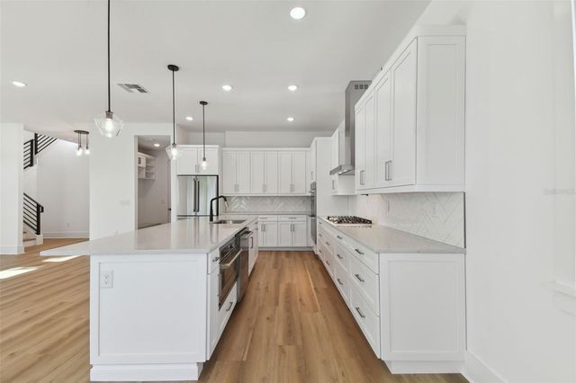 2923 W ELROD AVENUE, Tampa, FL 33611