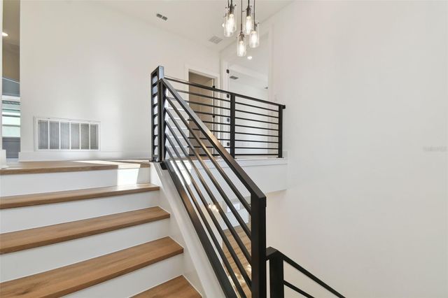 2923 W ELROD AVENUE, Tampa, FL 33611