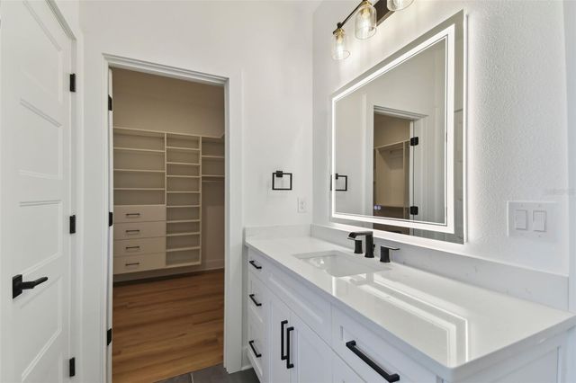 2923 W ELROD AVENUE, Tampa, FL 33611