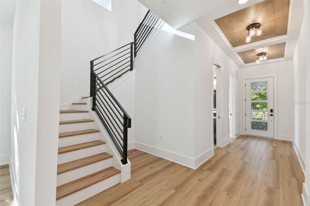 Image 11 of property listing at 2923 W ELROD AVENUE, Tampa, FL 33611