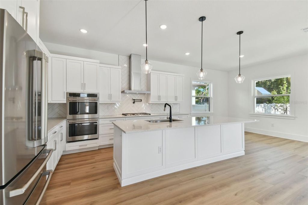 Image 18 of property listing at 2923 W ELROD AVENUE, Tampa, FL 33611