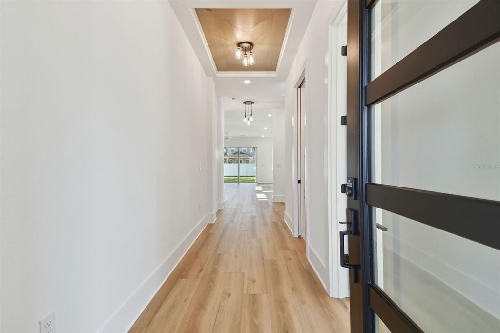 Image 3 of property listing at 2923 W ELROD AVENUE, Tampa, FL 33611