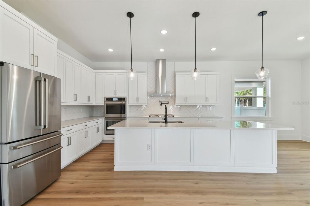 Image 21 of property listing at 2923 W ELROD AVENUE, Tampa, FL 33611