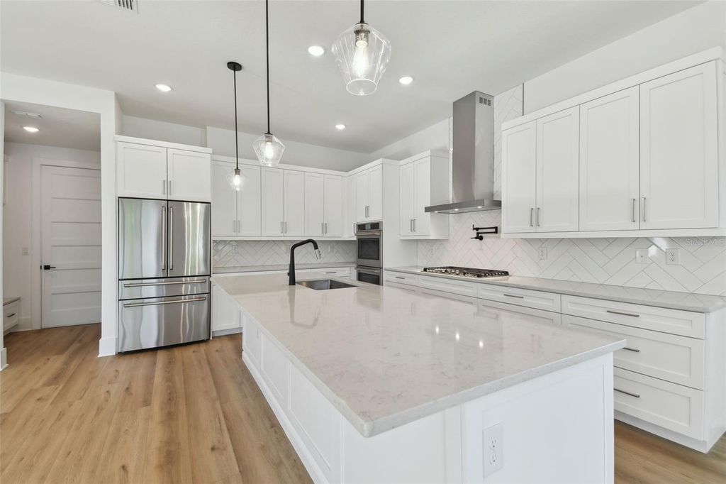 Image 22 of property listing at 2923 W ELROD AVENUE, Tampa, FL 33611