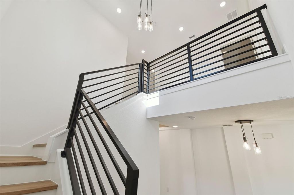 Image 24 of property listing at 2923 W ELROD AVENUE, Tampa, FL 33611