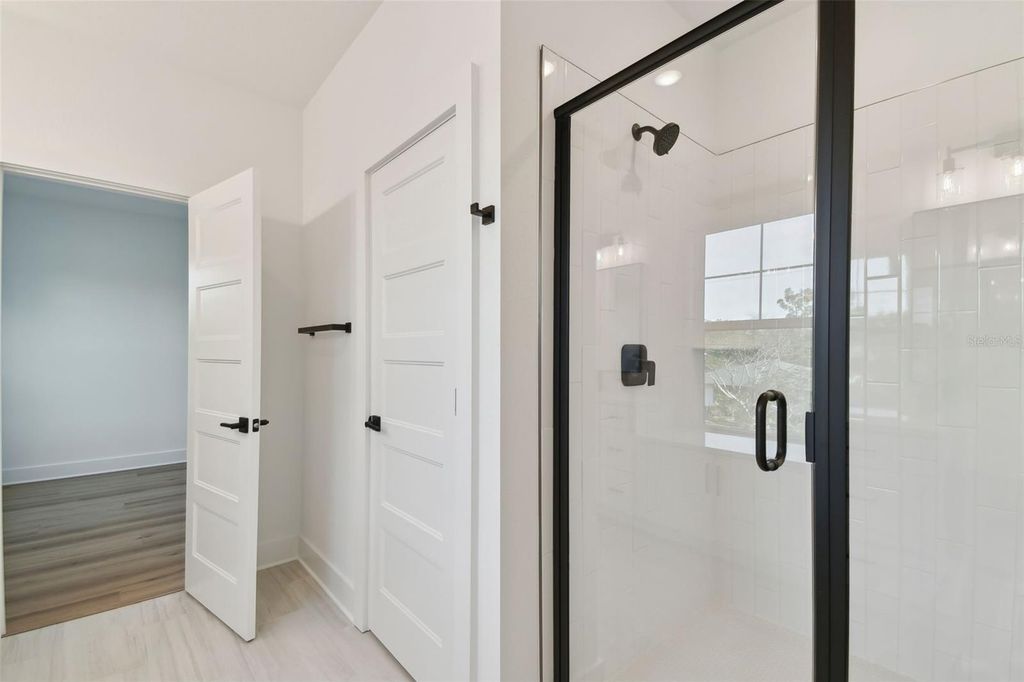 Image 43 of property listing at 2923 W ELROD AVENUE, Tampa, FL 33611