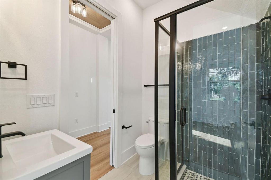 Image 8 of property listing at 2923 W ELROD AVENUE, Tampa, FL 33611