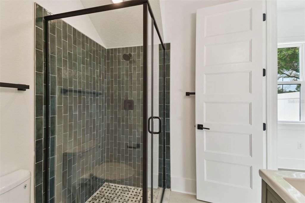 Image 9 of property listing at 2923 W ELROD AVENUE, Tampa, FL 33611