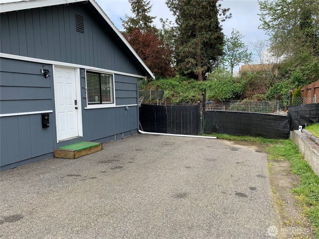 1429 Kirkland Avenue NE, Renton, WA 98056