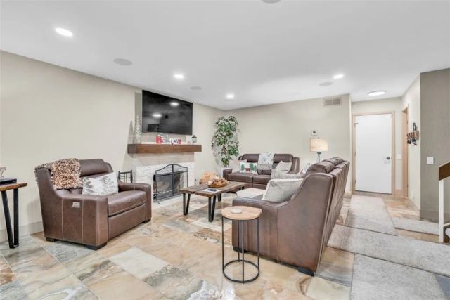 5056 Windhill, Riverside, CA 92507