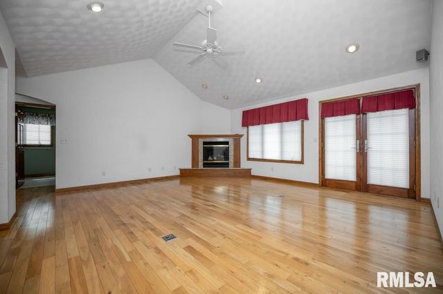 709 BUCKHAVEN Street, Pekin, IL 61554