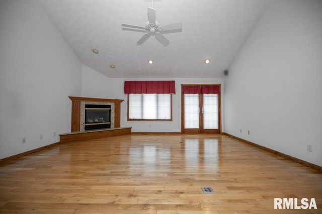 709 BUCKHAVEN Street, Pekin, IL 61554