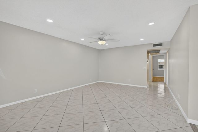 149 Hastings I, West Palm Beach, FL 33417