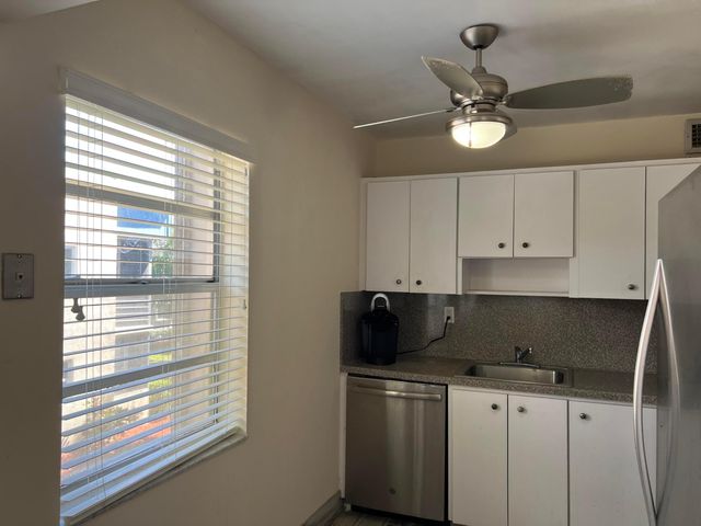 901 Flanders S, Delray Beach, FL 33484