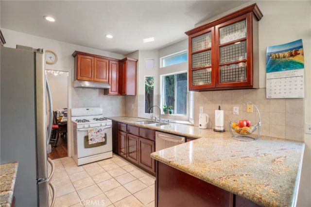 430 W Walnut Avenue West, Monrovia, CA 91016