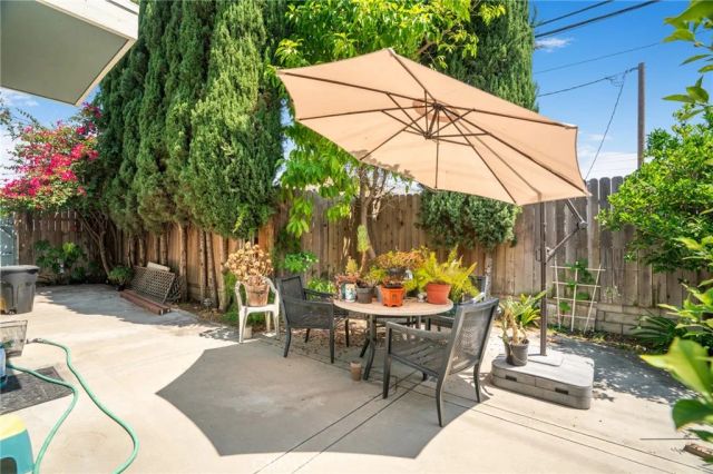430 W Walnut Avenue West, Monrovia, CA 91016