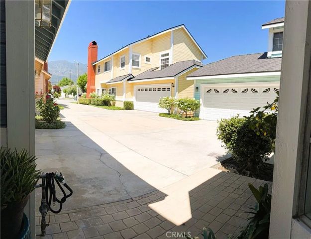 430 W Walnut Avenue West, Monrovia, CA 91016