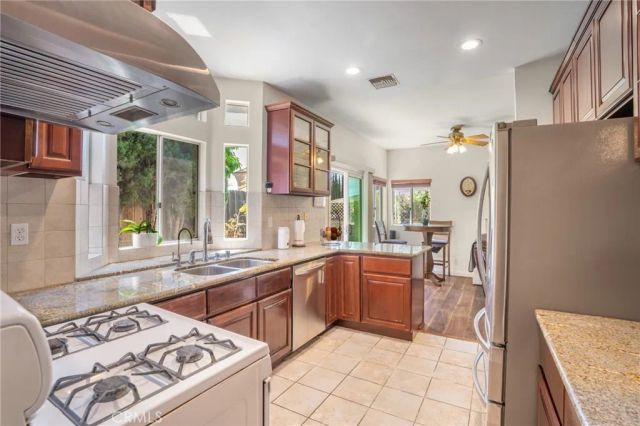 430 W Walnut Avenue West, Monrovia, CA 91016