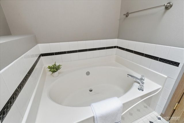 10923 185th Avenue E, Bonney Lake, WA 98391