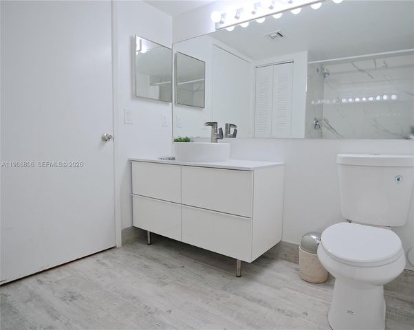 4360 NW 107th Ave 101, Doral, FL 33178