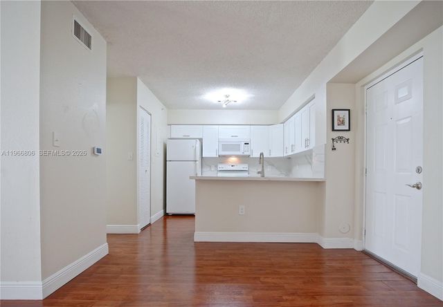 4360 NW 107th Ave 101, Doral, FL 33178