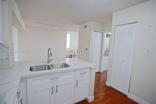 4360 NW 107th Ave 101, Doral, FL 33178