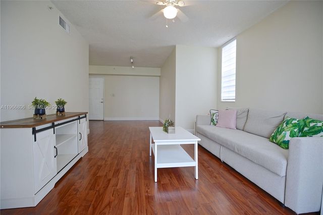 4360 NW 107th Ave 101, Doral, FL 33178