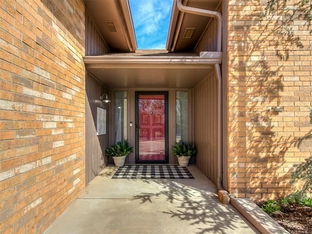 1100 Countrywood Lane, Edmond, OK 73012