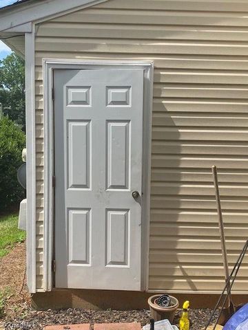 96 Tannenbaum Circle, Greensboro, NC 27410