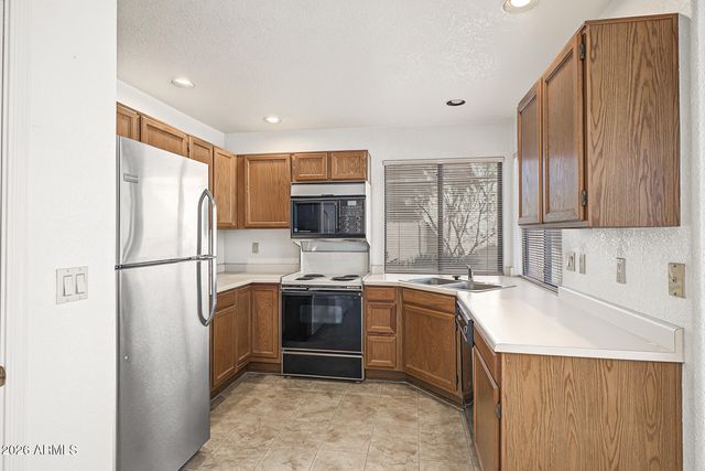 36 W GREENTREE Drive W, Tempe, AZ 85284