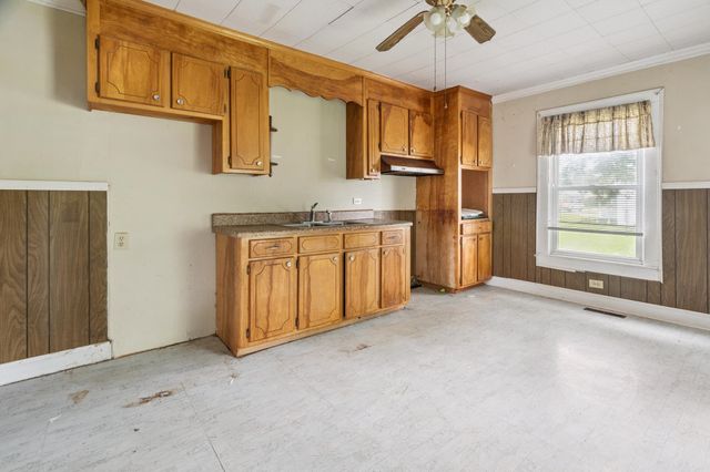 706 S 5th Street, Easley, SC 29640