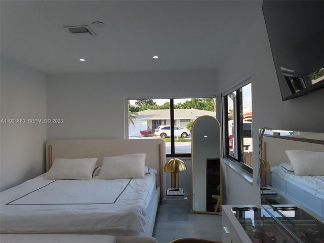 260 187th St, Sunny Isles Beach, FL 33160