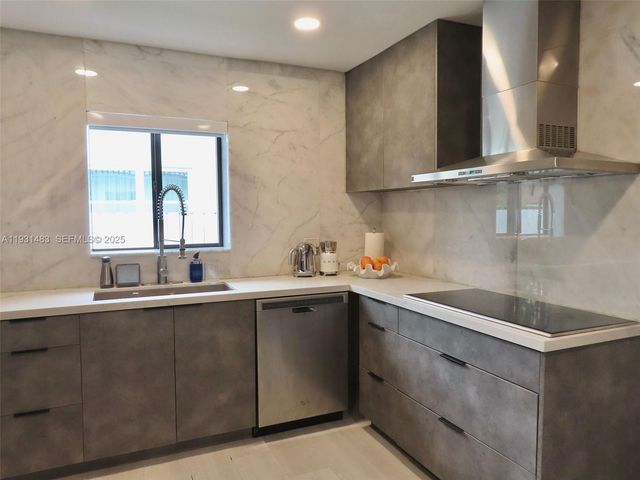 260 187th St, Sunny Isles Beach, FL 33160