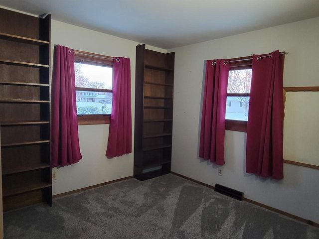 2501 Sherwood Drive, Janesville, WI 53545