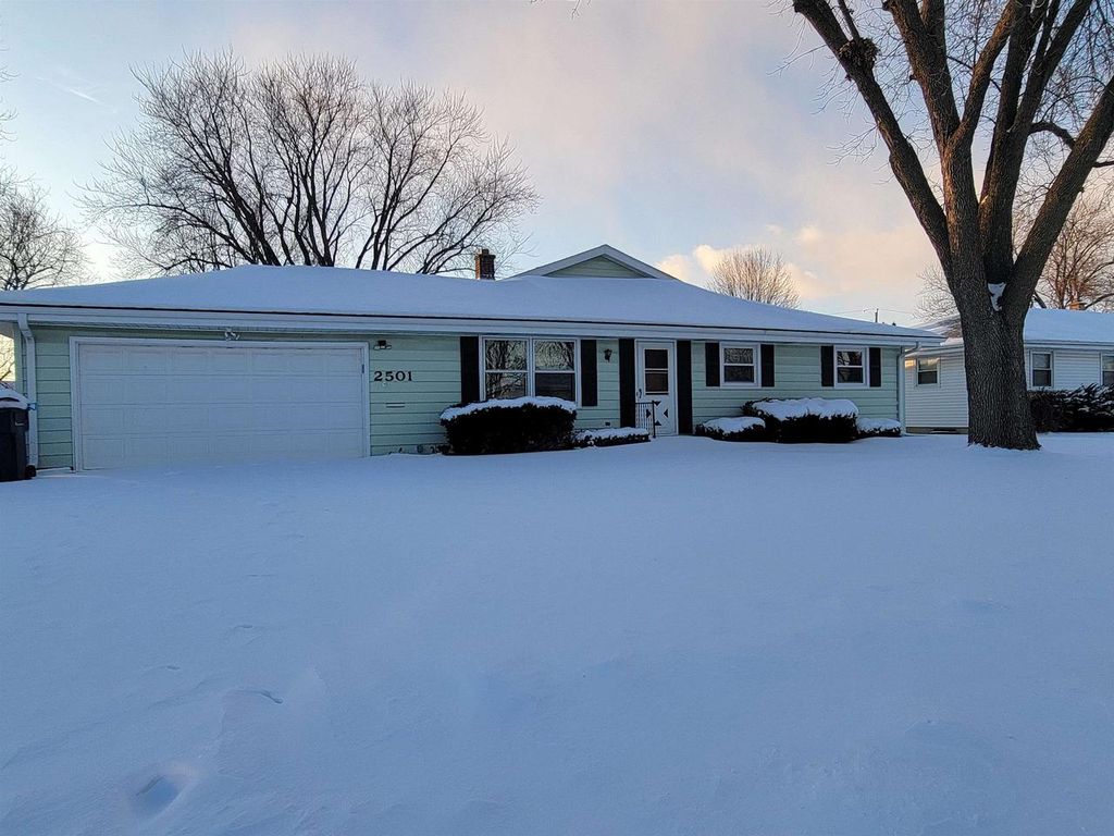 2501 Sherwood Drive, Janesville, WI 53545