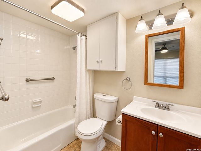 6718 Callaghan Rd Apt 301, San Antonio, TX 78229