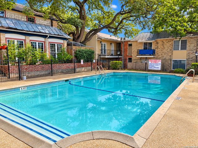 6718 Callaghan Rd Apt 301, San Antonio, TX 78229