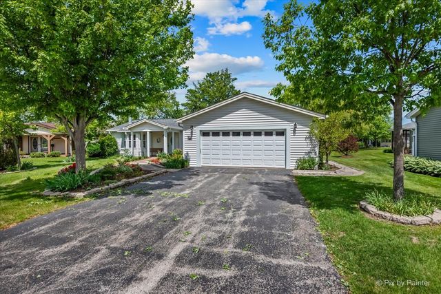 14 Devonshire Court, Grayslake, IL 60030