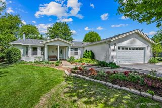14 Devonshire Court, Grayslake, IL 60030