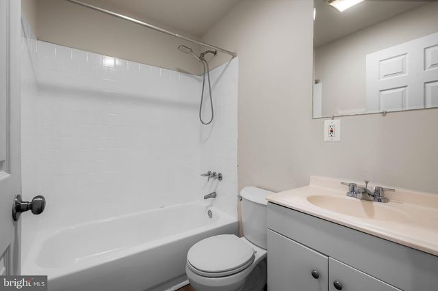 3021 BELAIR RD, Baltimore, MD 21213