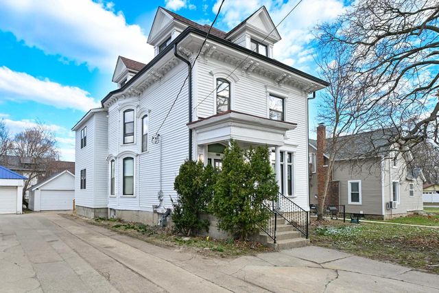 1136 Prairie AVENUE, Beloit, WI 53511