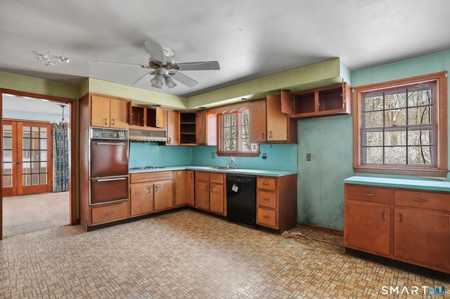 10 Pasture Lane, Simsbury, CT 06092