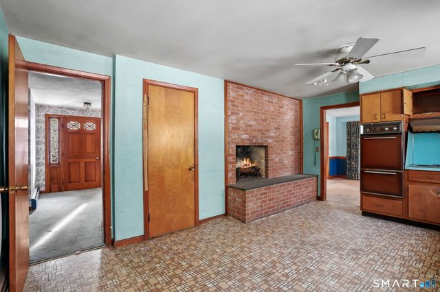 10 Pasture Lane, Simsbury, CT 06092