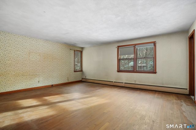 10 Pasture Lane, Simsbury, CT 06092