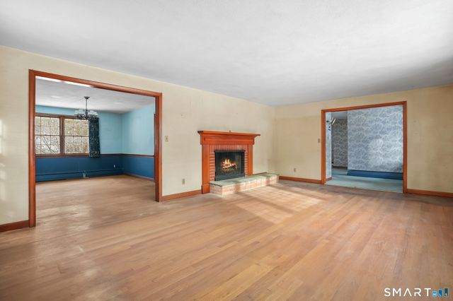 10 Pasture Lane, Simsbury, CT 06092