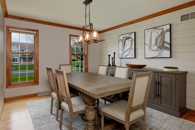 N49W16206 Graysland DRIVE, Menomonee Falls, WI 53051