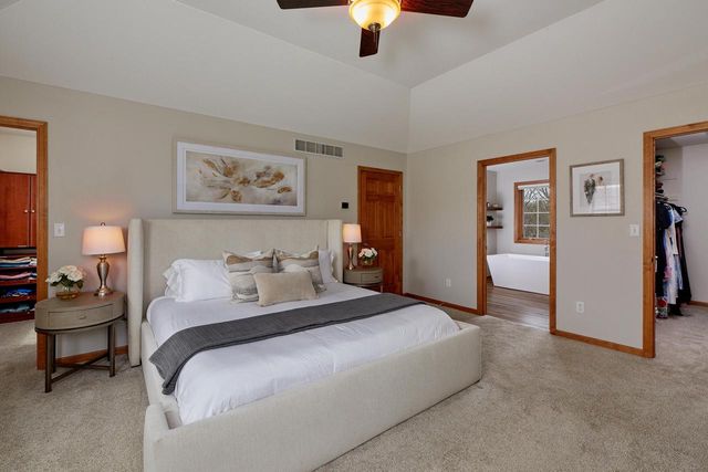 N49W16206 Graysland DRIVE, Menomonee Falls, WI 53051